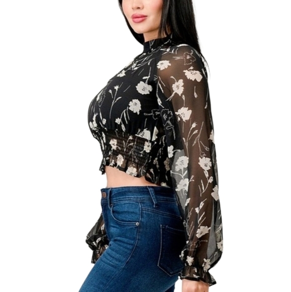 Boutique Cropped Floral Print Smocked Waist Blouse Long Sleeve - Picture 7 of 11